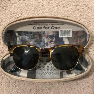 Tom’s sunglasses